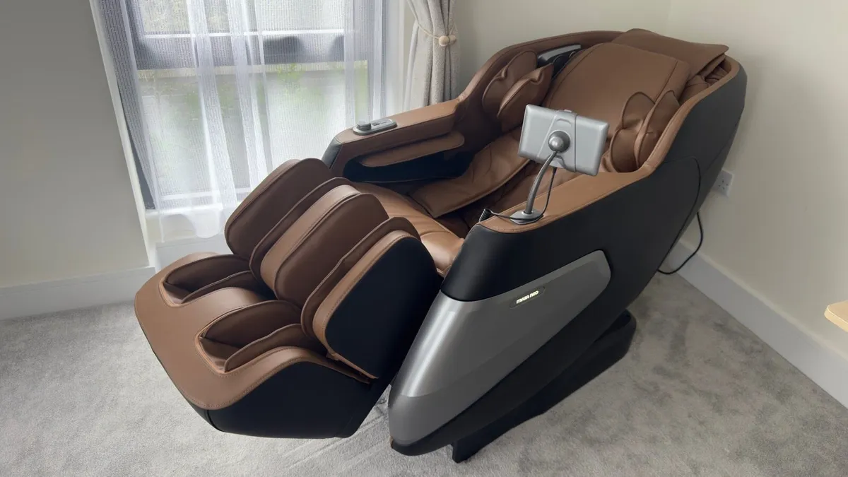 Masatto Maia Neo Massage Chair - Image 1