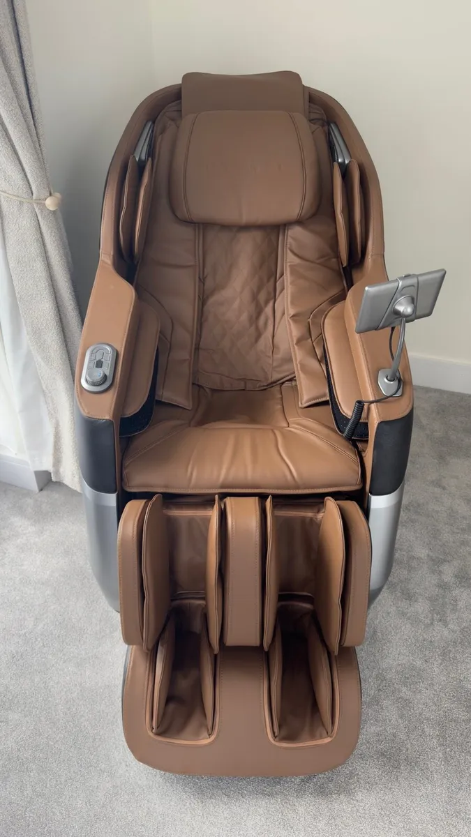 Masatto Maia Neo Massage Chair - Image 2