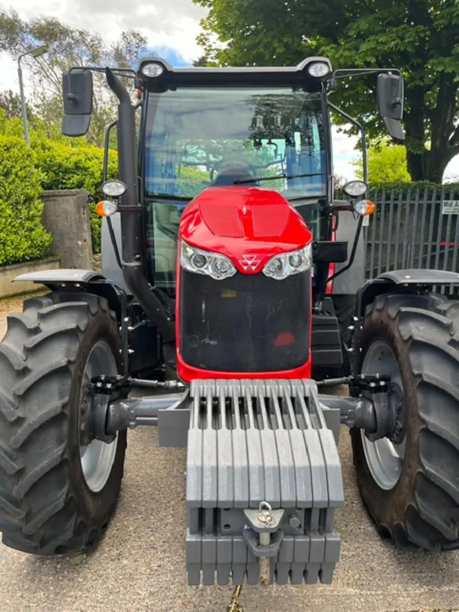 2020 Massey Ferguson 5711 Dyna-4 tractor - Image 3