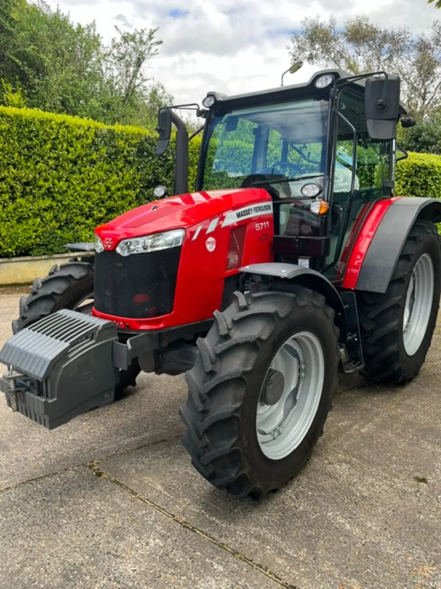 2020 Massey Ferguson 5711 Dyna-4 tractor - Image 4