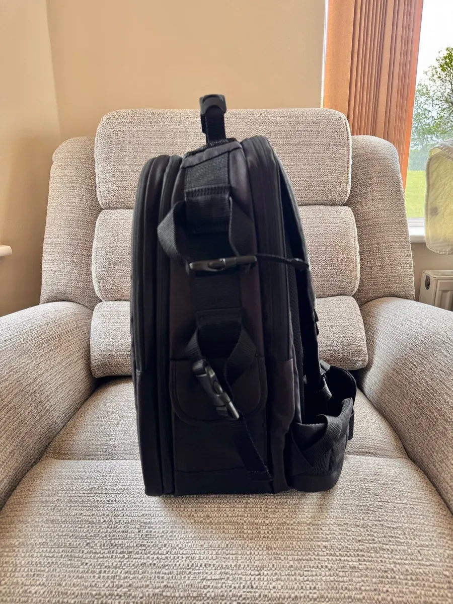 New Amazon Basics DSLR Camera & Laptop Backpack - Image 4
