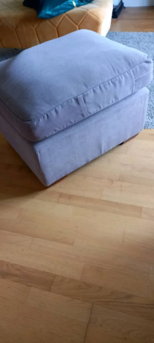 Large pouffe - Image 1