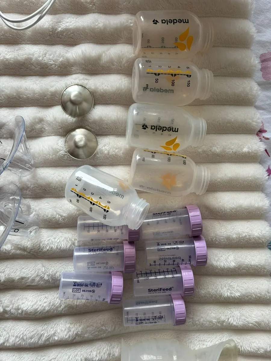 Elvie Double Breast Pump & Accs - Image 3