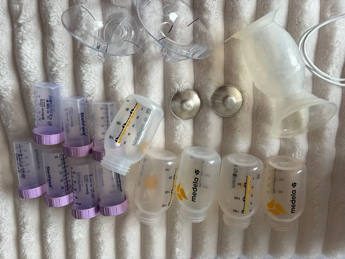 Elvie Double Breast Pump & Accs - Image 4