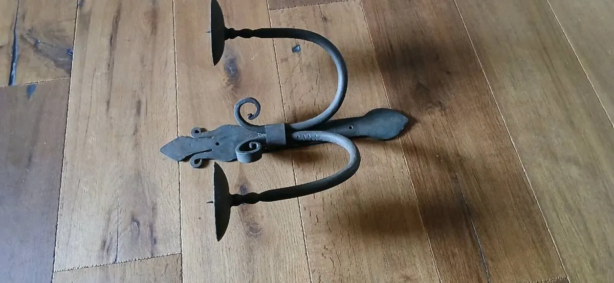 Cast iron candle holder - Image 3