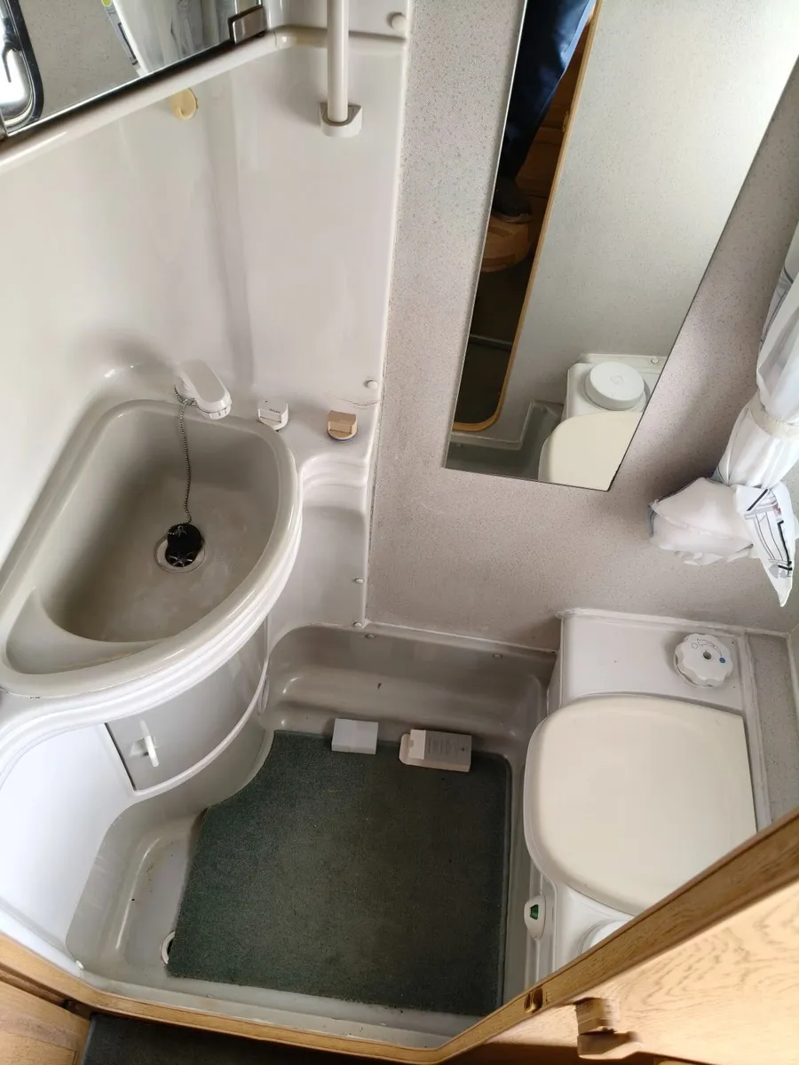 Camper van - Image 2