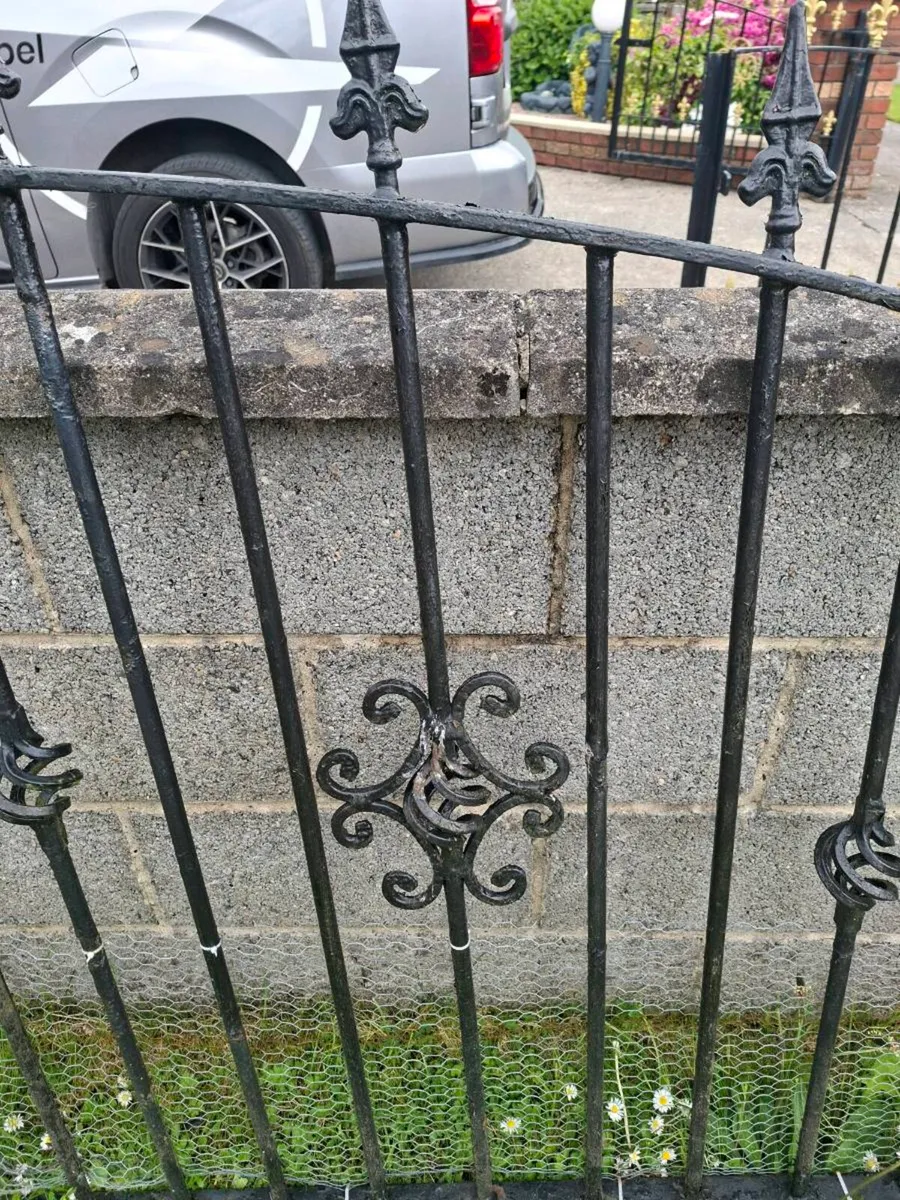 Gates - Image 2