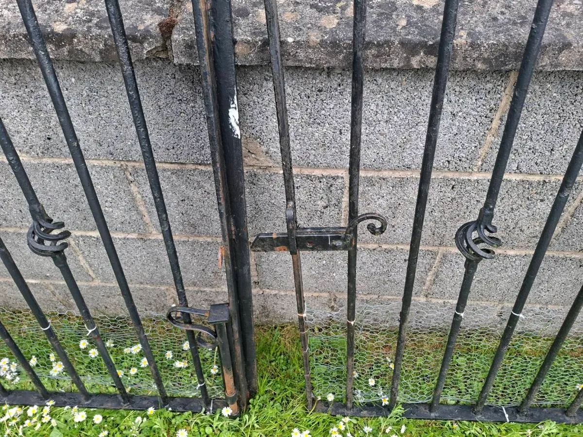 Gates - Image 3