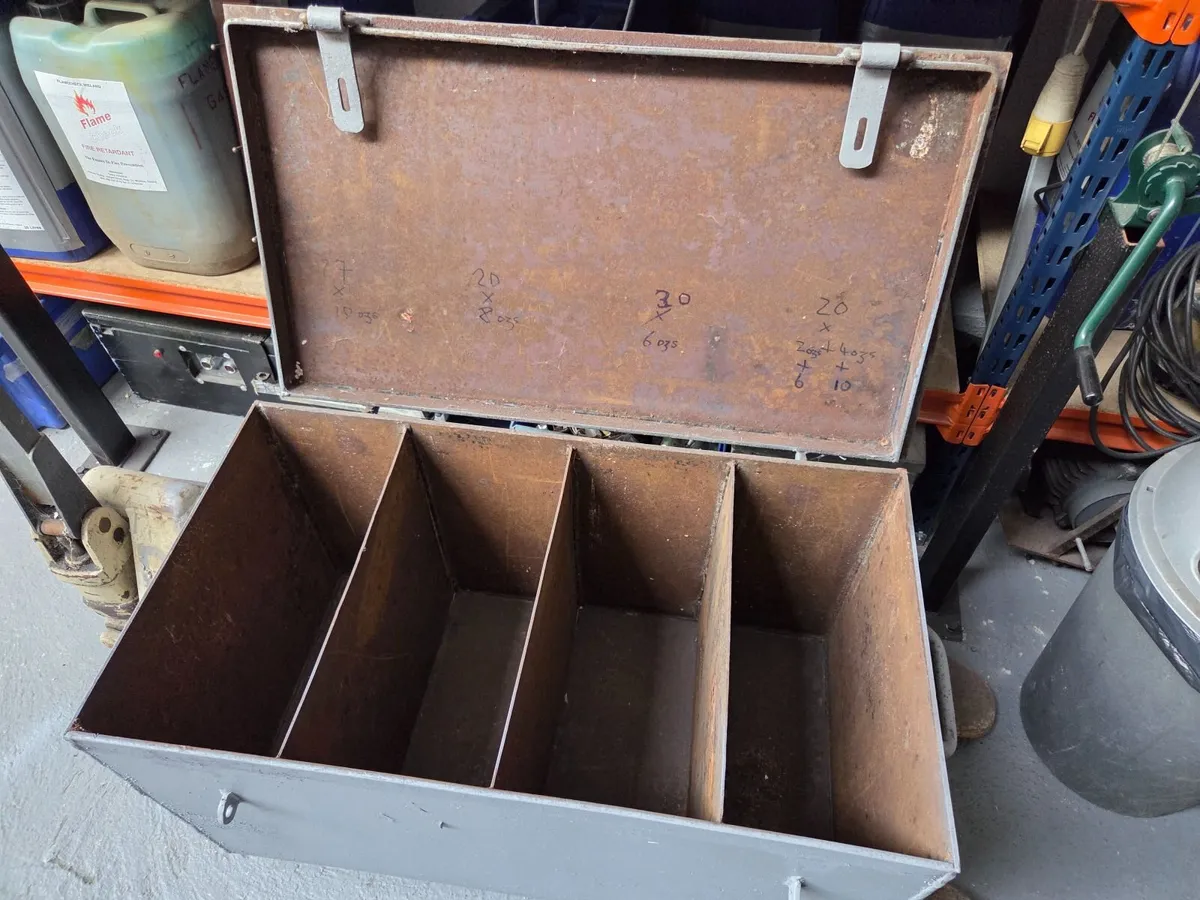Heavy gauge steel box - Image 1