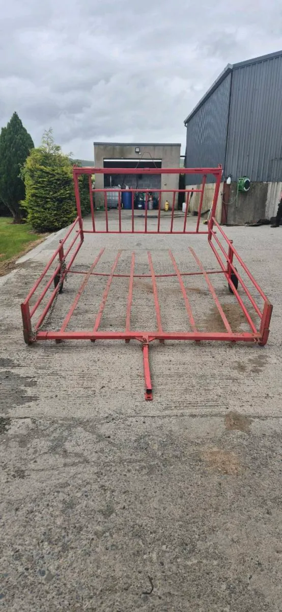 Small square Bale sleigh - Image 1