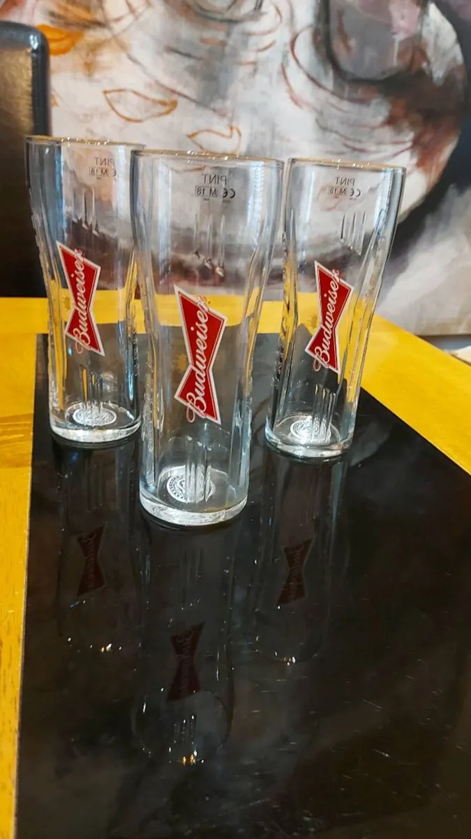 24 boxed New Budweiser Glasses - Image 1