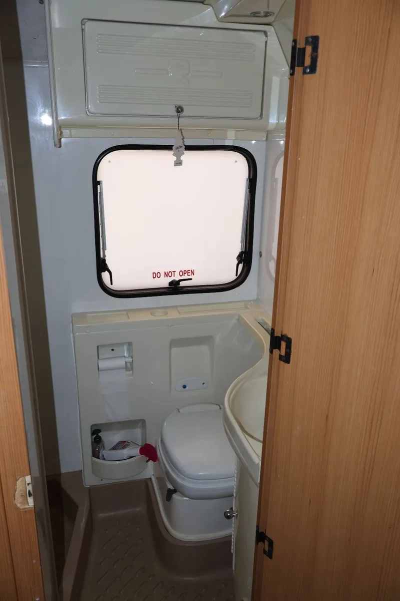 Rimor Europeo NG6 Motorhome - Image 4