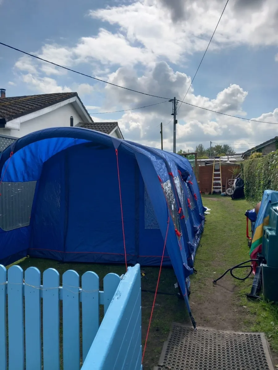 FOR SALE: Berghaus Air 400XL Nightfall Family Tent - Image 3