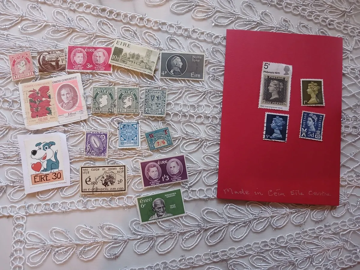 Books and stamps - Image 3