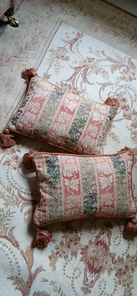 Cushions Laura Ashley - Image 1