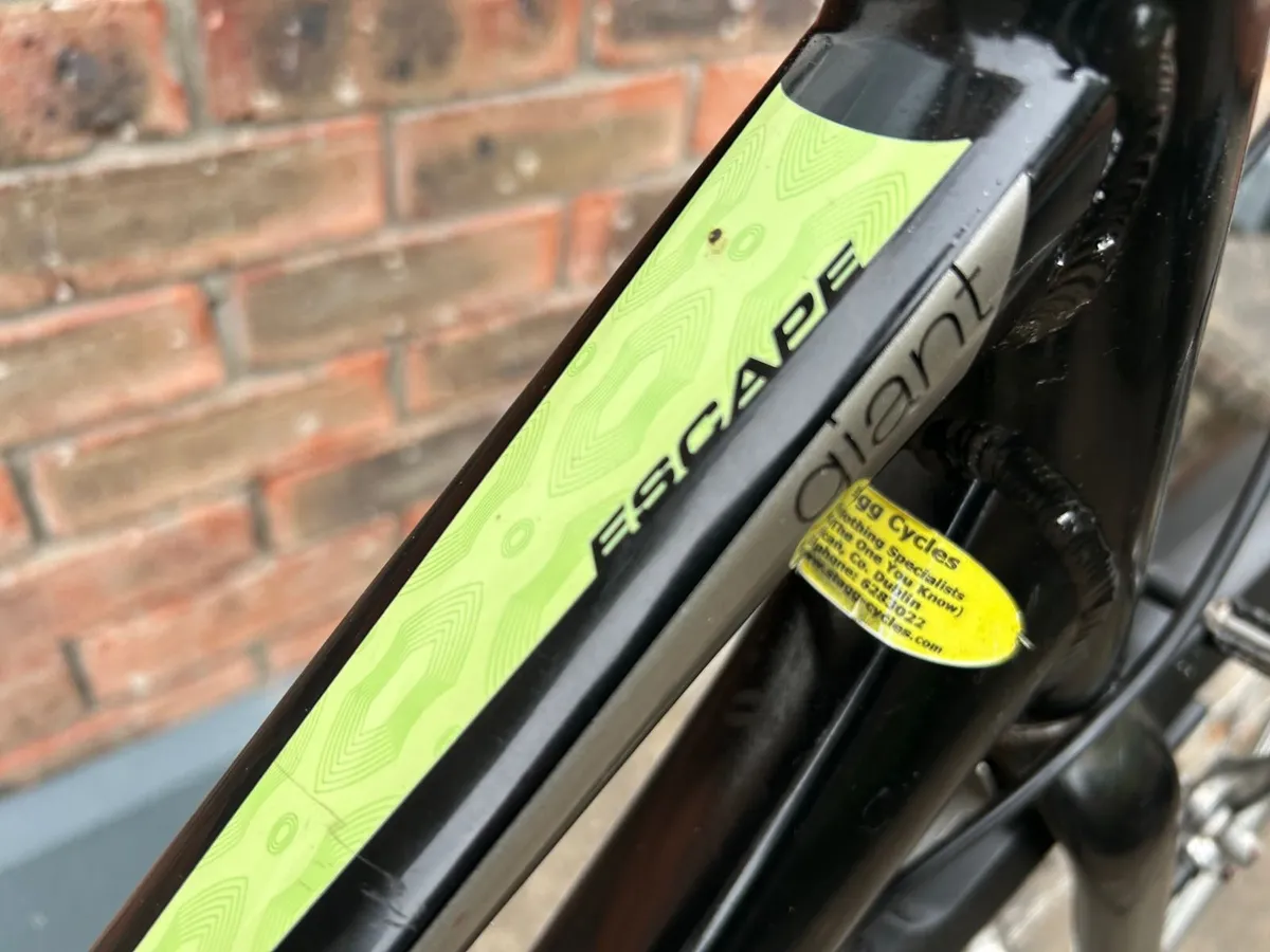 Giant Escape 3 Women's Hybrid Bike – Excellent Con - Image 3