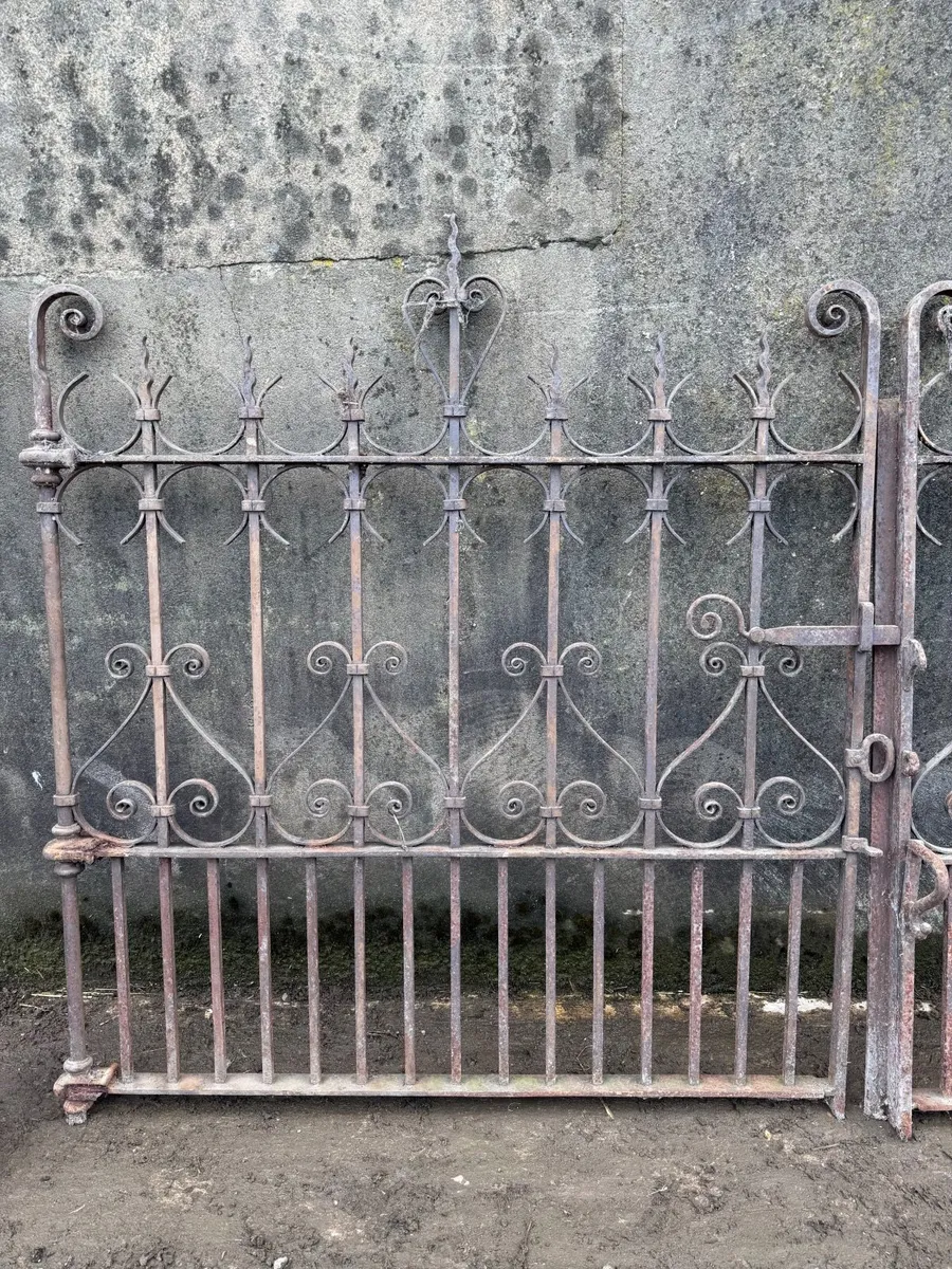 9ft Antique Victorian Wrought Iron Driveway Gates - Image 3