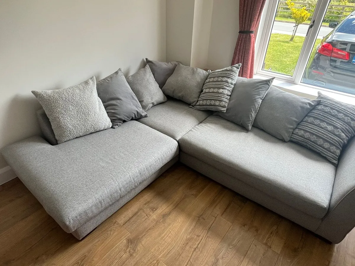 Corner sofa - Image 1