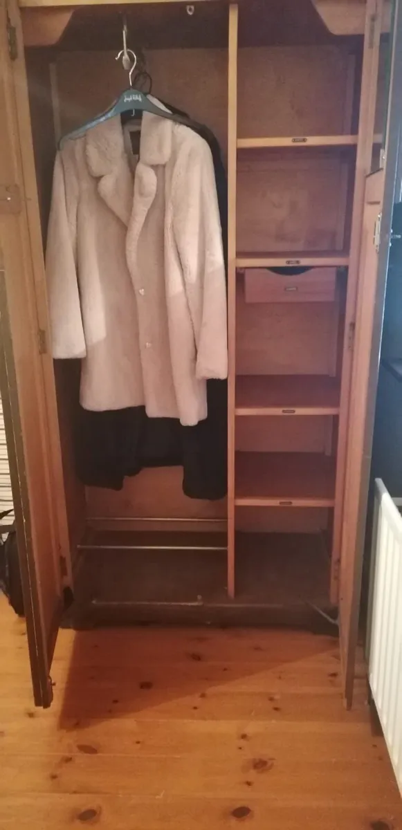1930s Art Deco wardrobe - Image 2