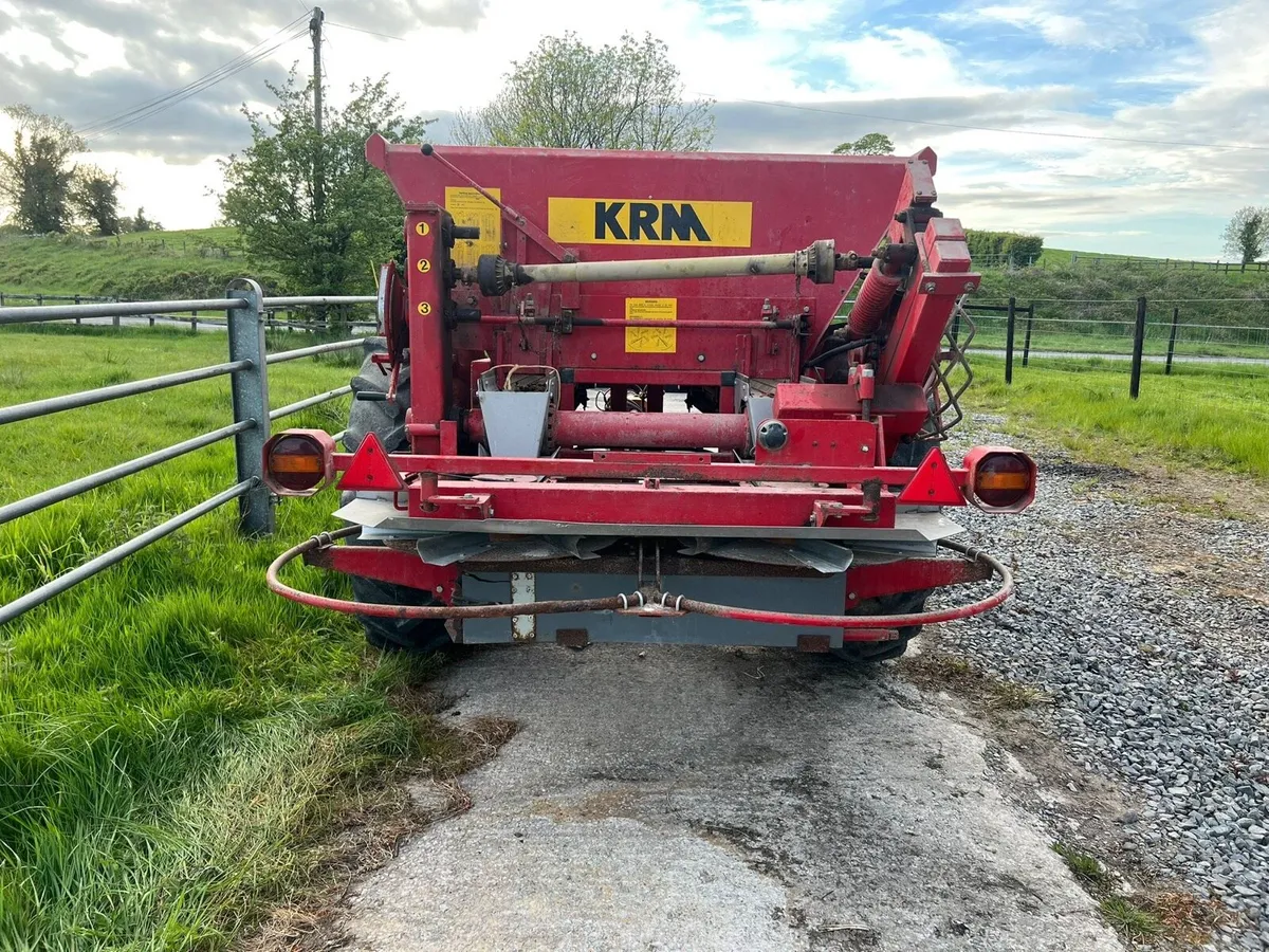 KRM Bredal Lime Spreader - Image 3