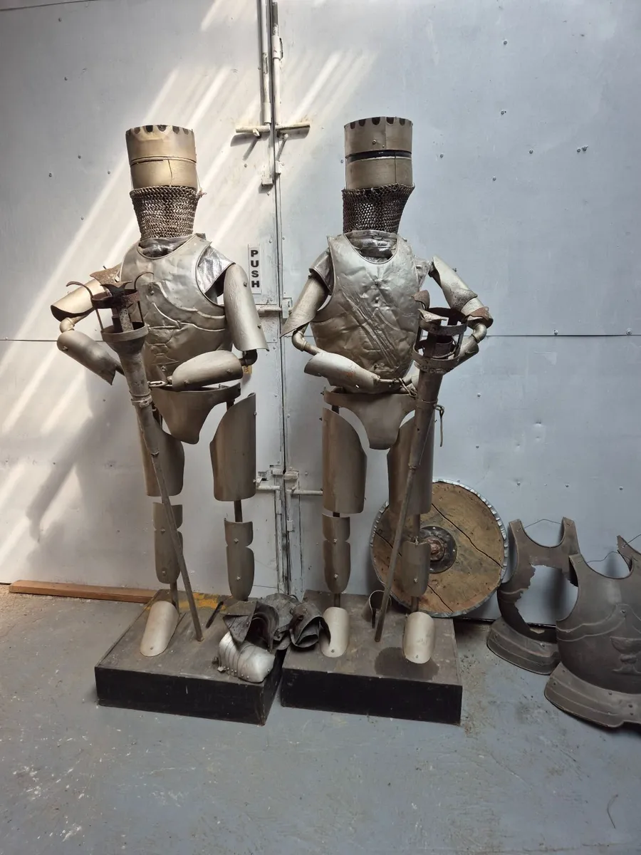 Robots/ Knights - Image 1