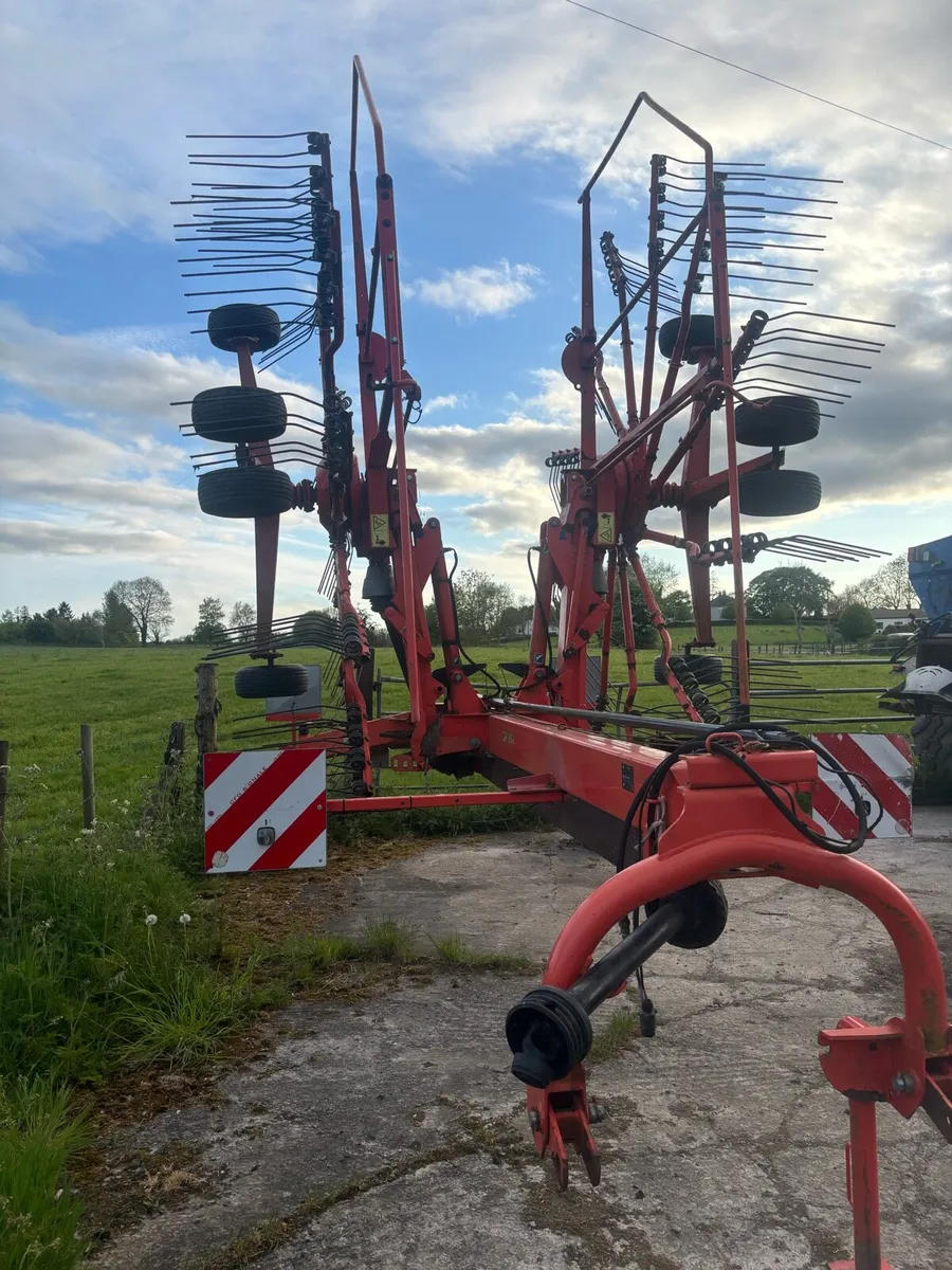 Kuhn 8121 Rake - Image 2