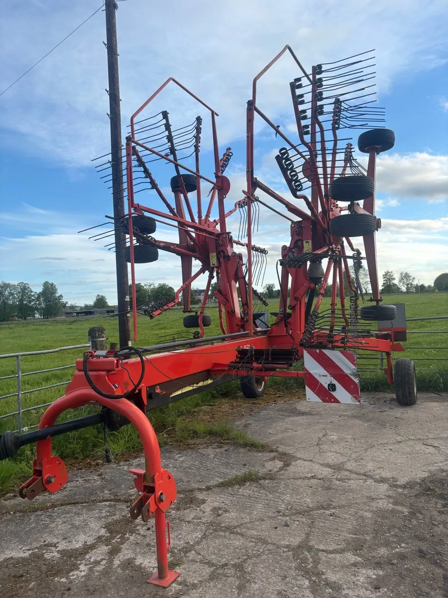 Kuhn 8121 Rake - Image 3