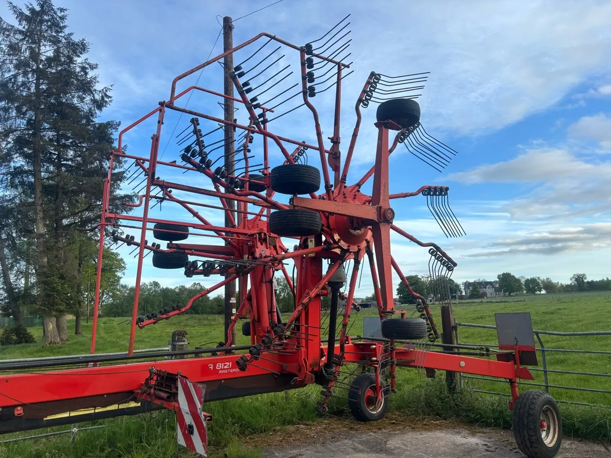 Kuhn 8121 Rake - Image 4