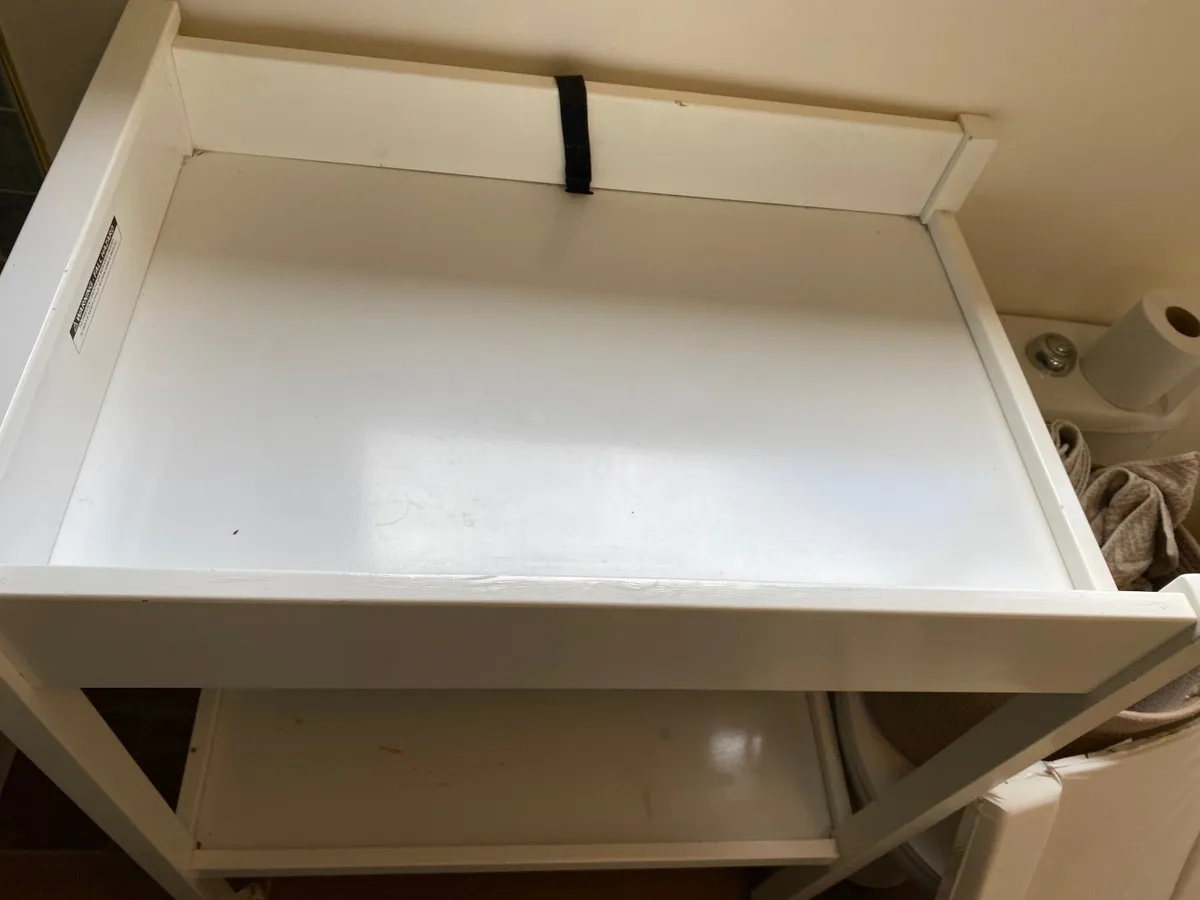 Changing table - Image 2