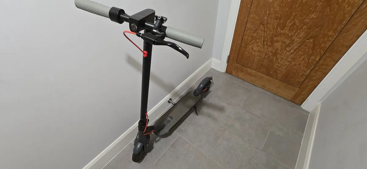 Electronic scooter - Image 1