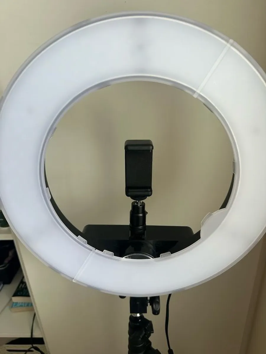 Ring Light with Tripod - 14'' LED - Neewer - Image 2