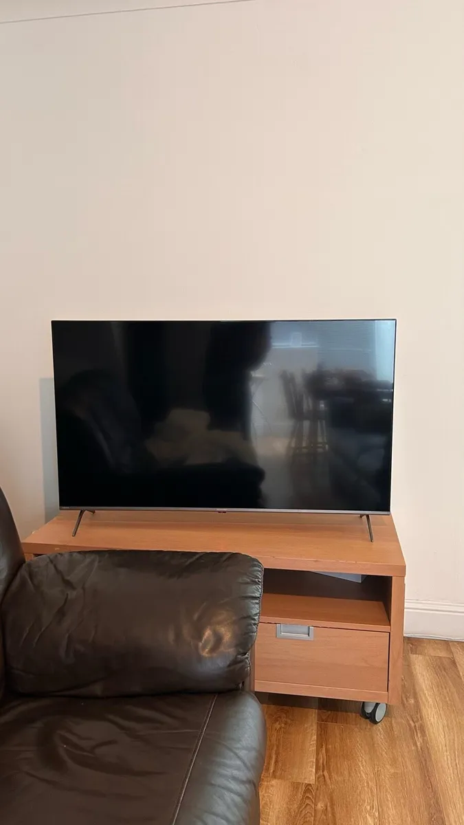SHARP AQUOS QLED 50” 4K UHD SMART TV - Image 4