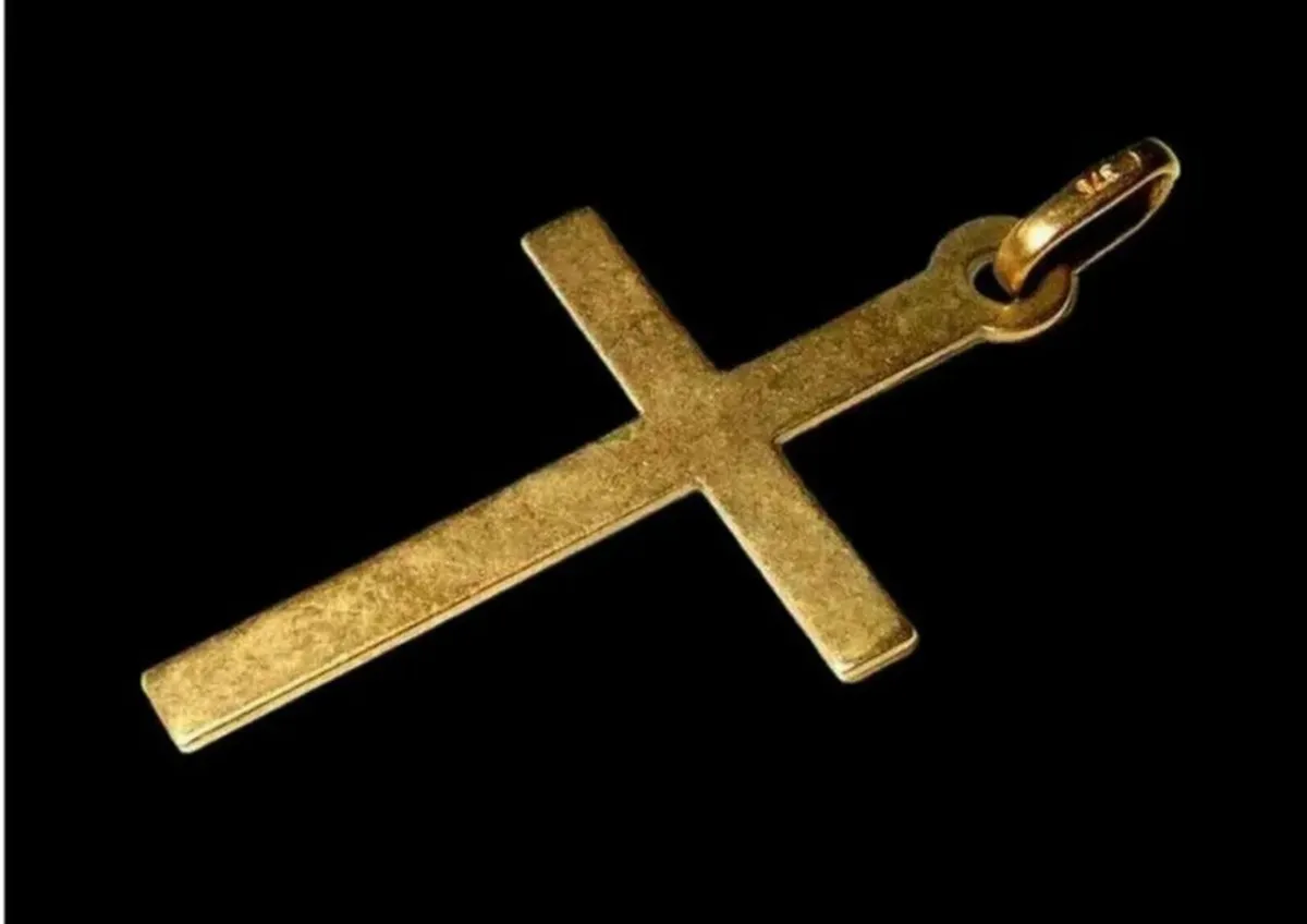 Vintage Hallmarked 9ct Traditional Cross - Image 2
