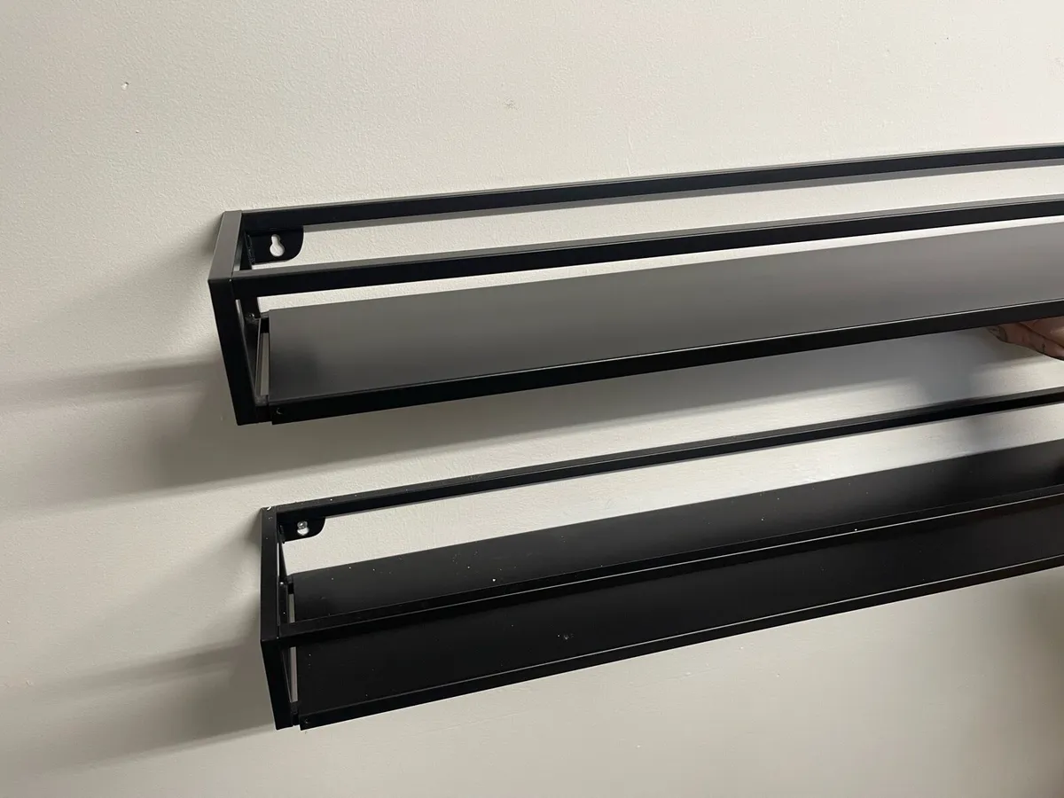Black metal shelves - Image 4