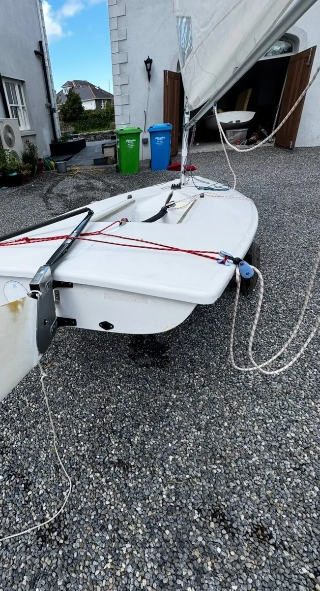 Laser / ILCA 6 Sailing Dinghy – 3 Sails, Road Trai - Image 3