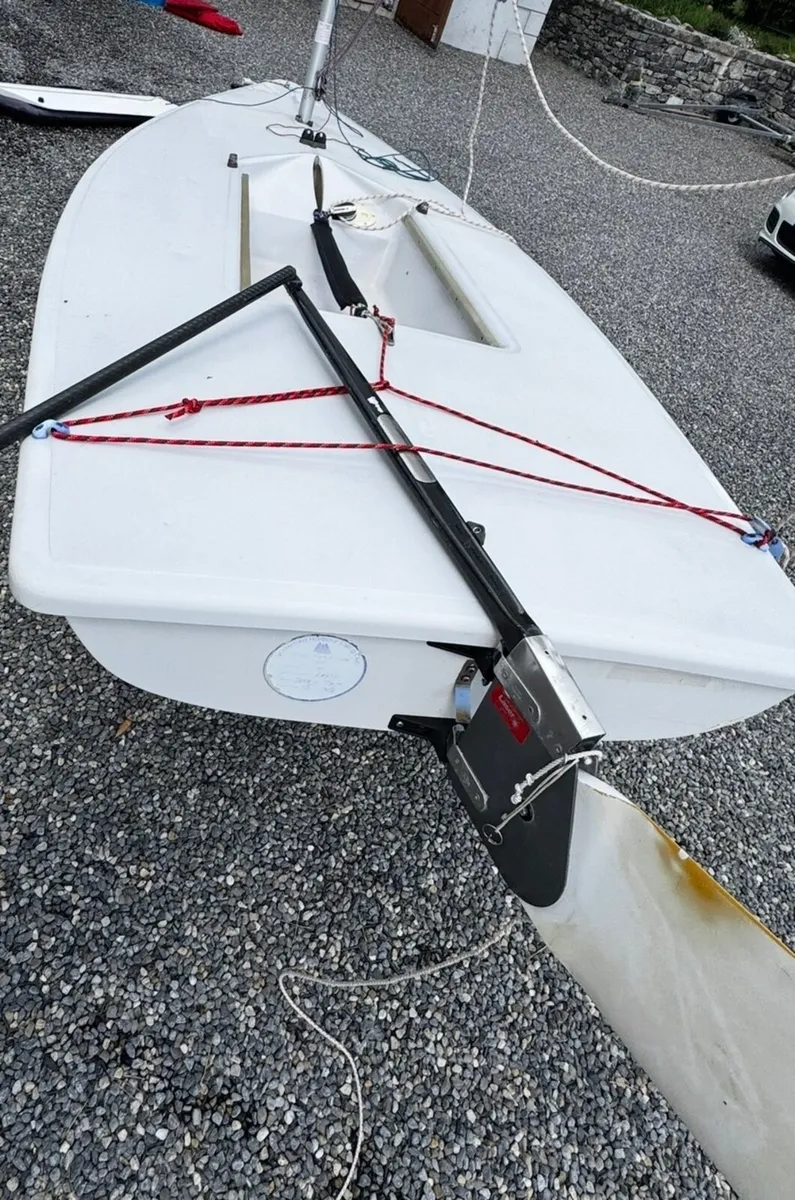 Laser / ILCA 6 Sailing Dinghy – 3 Sails, Road Trai - Image 4