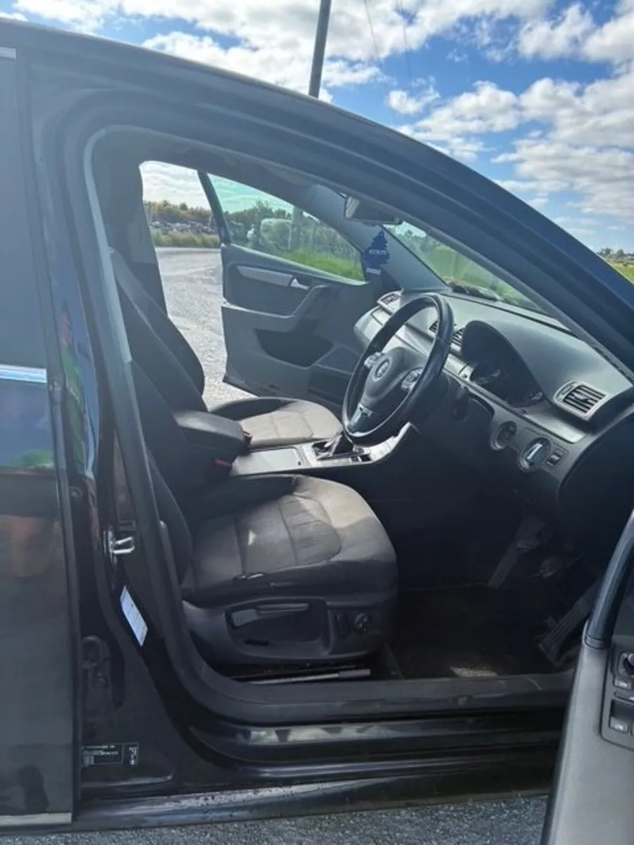 Car - Image 3