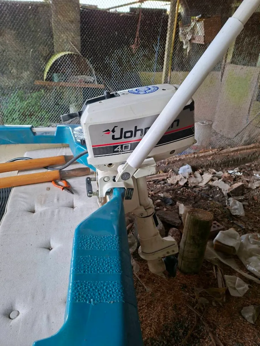 Small boat trailer / 4 hp engine - Image 3