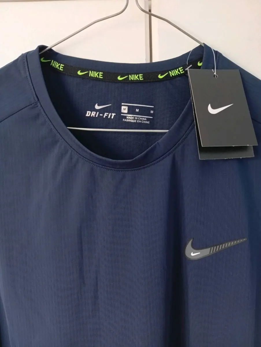 Nike t-shirt - Image 2