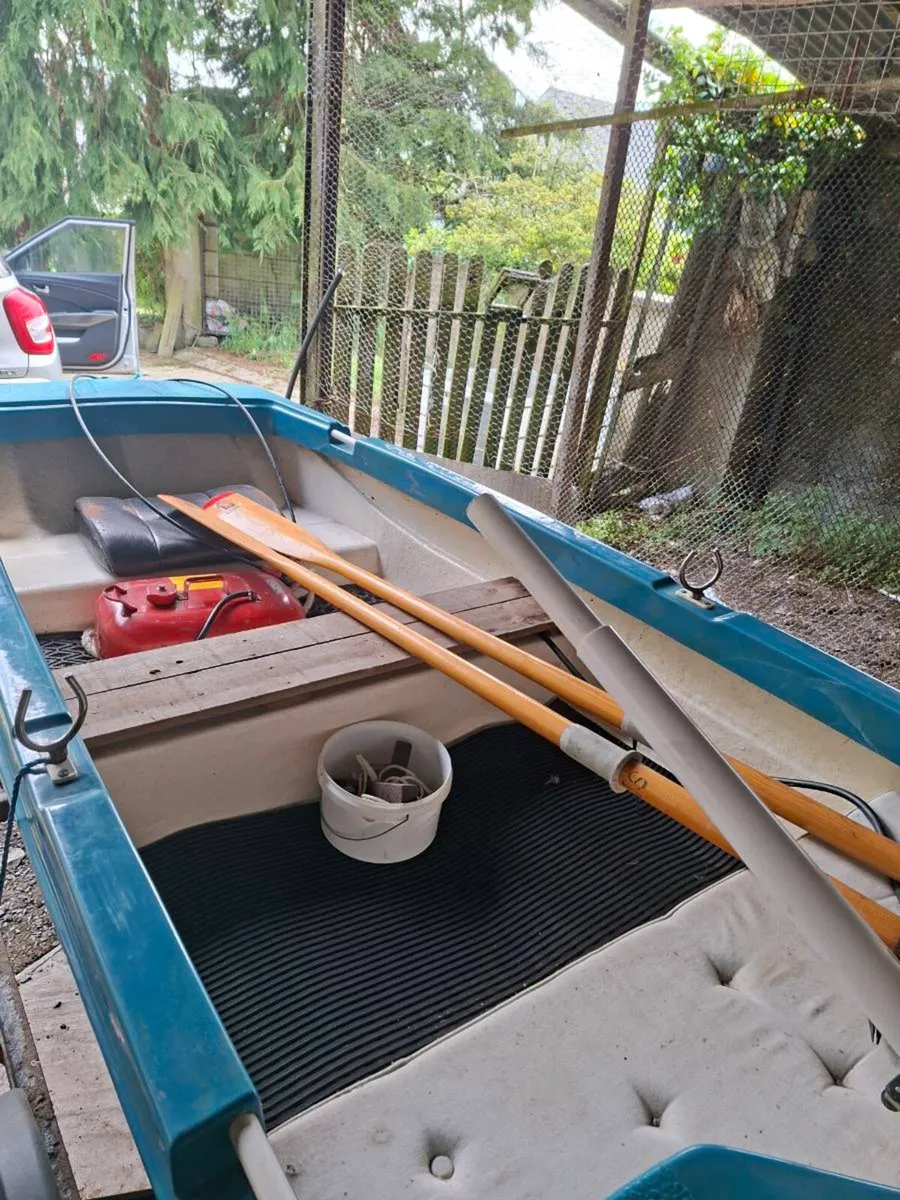 Small boat trailer / 4 hp engine - Image 4