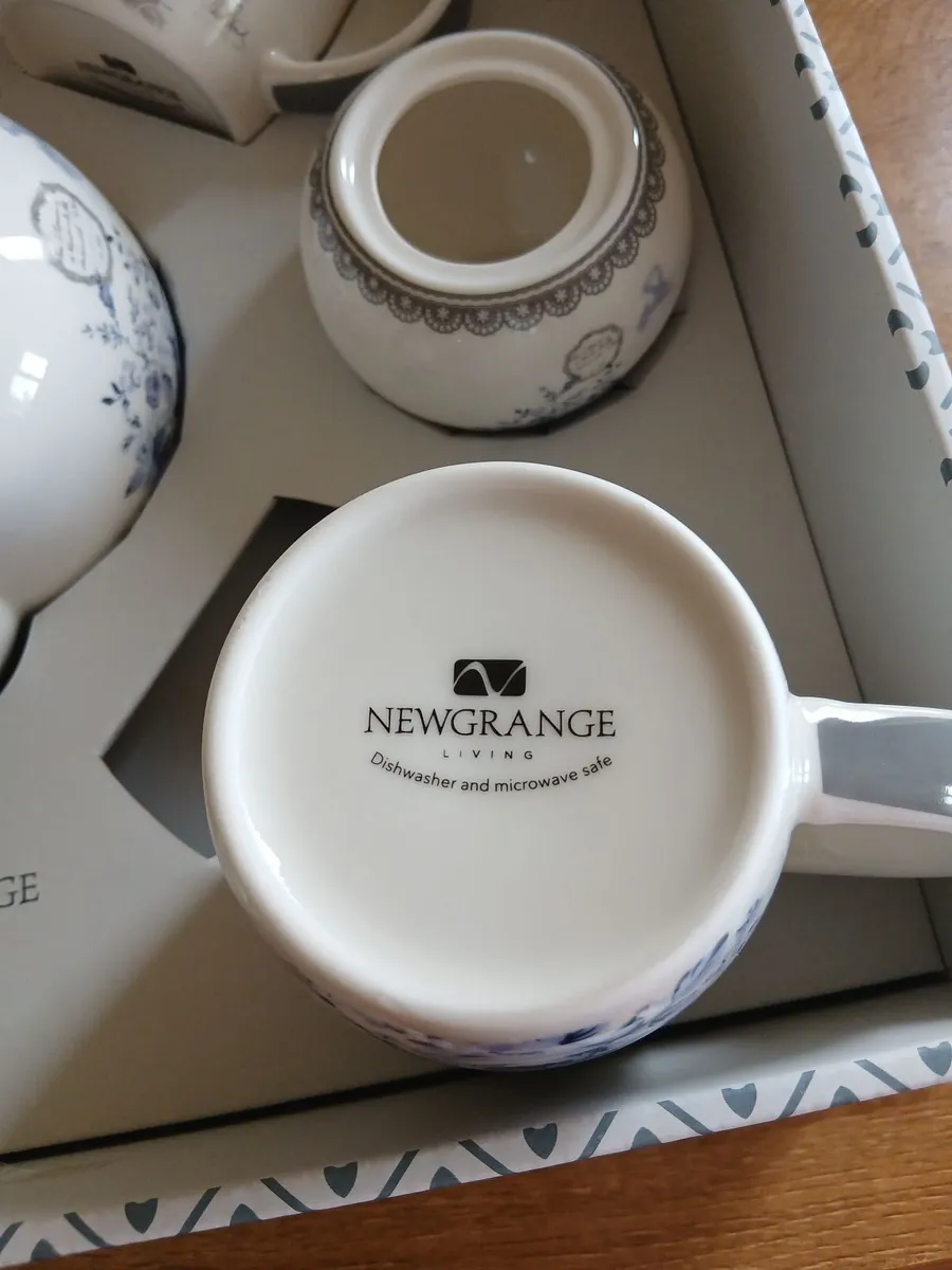 Newgrange bone china tea set - Image 3