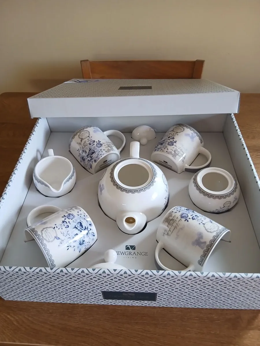 Newgrange bone china tea set - Image 4