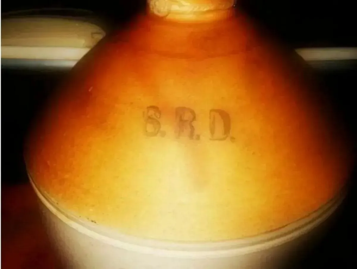 WW1 Officers Rum Jar - Image 3