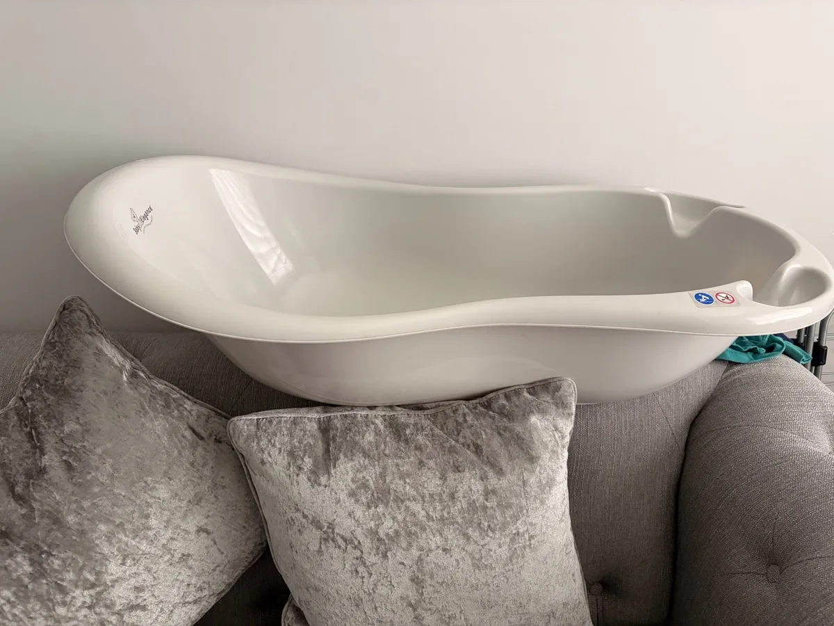 Baby bath and mobile free - Image 1