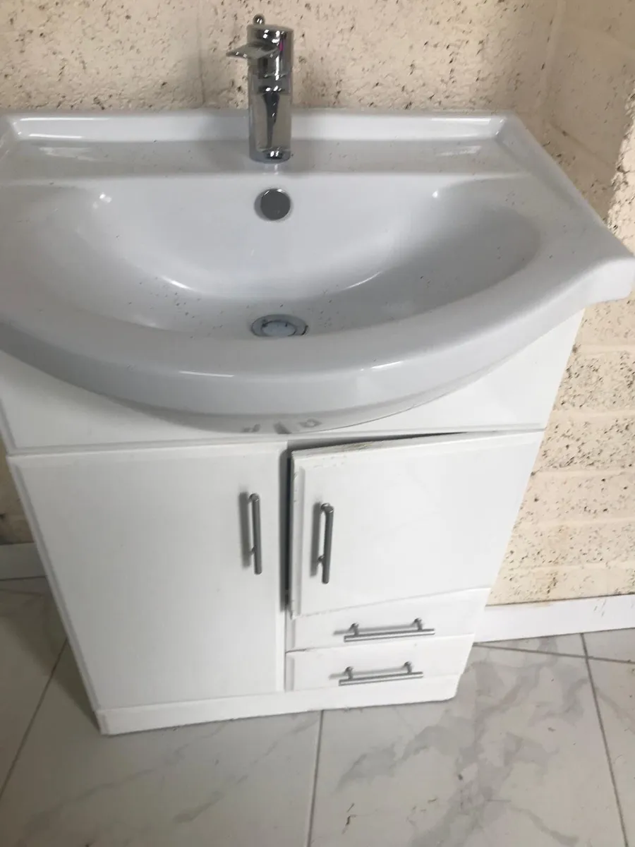 Wash basin