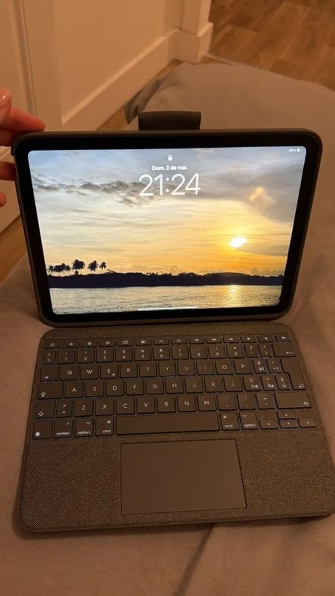 iPad - Image 1