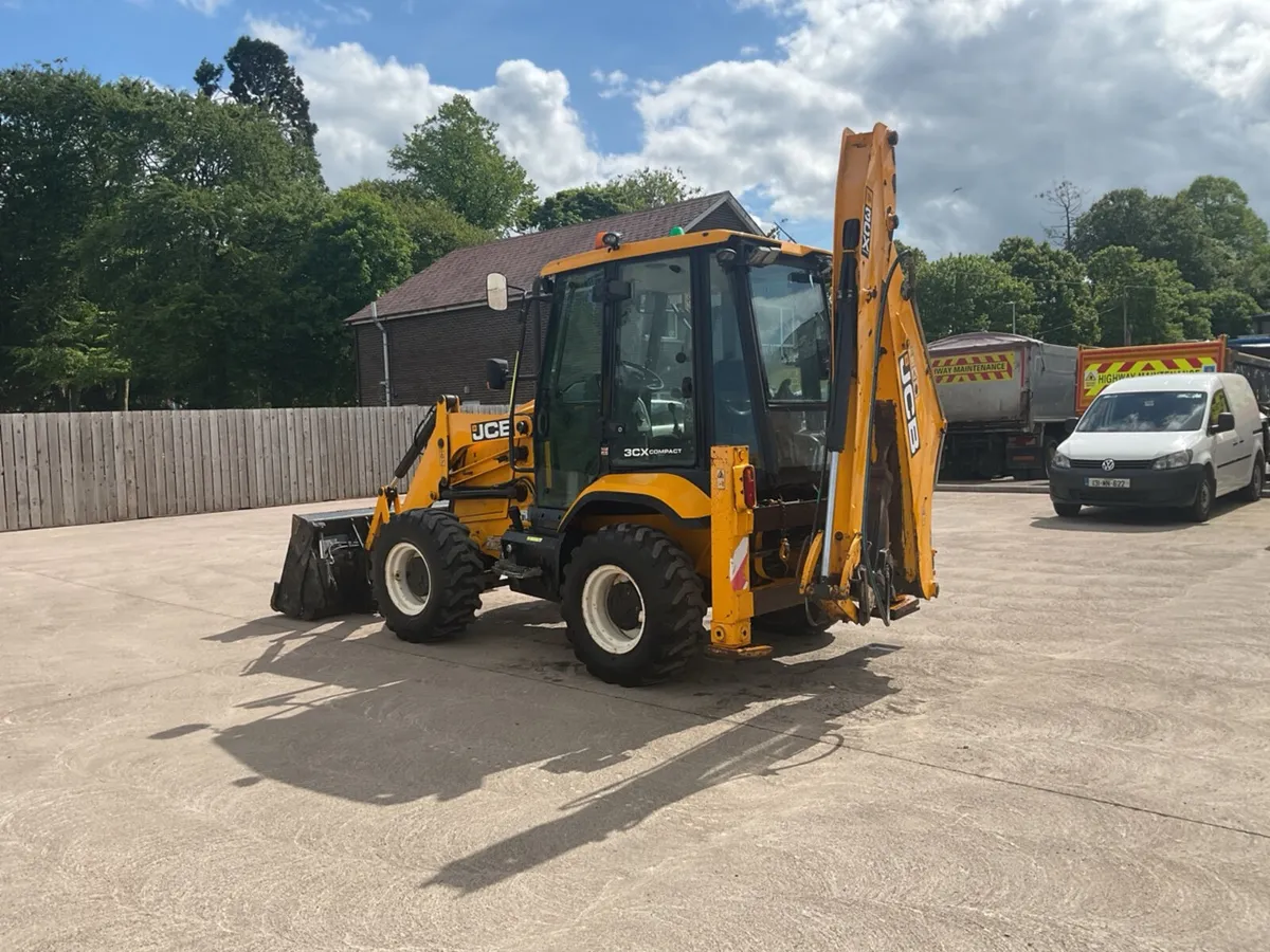 2016 JCB 3CX Compact Backhoe Loader - Image 4