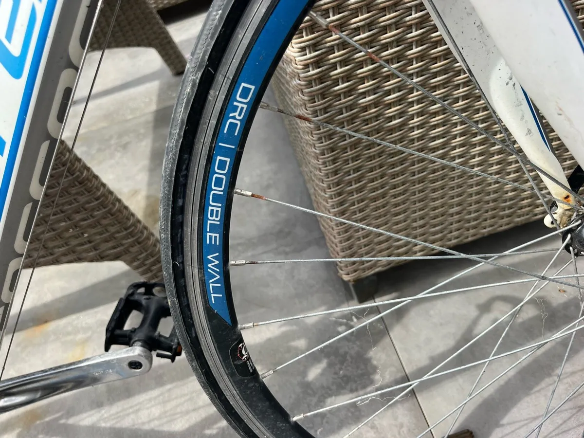 Road racing bike - Image 3
