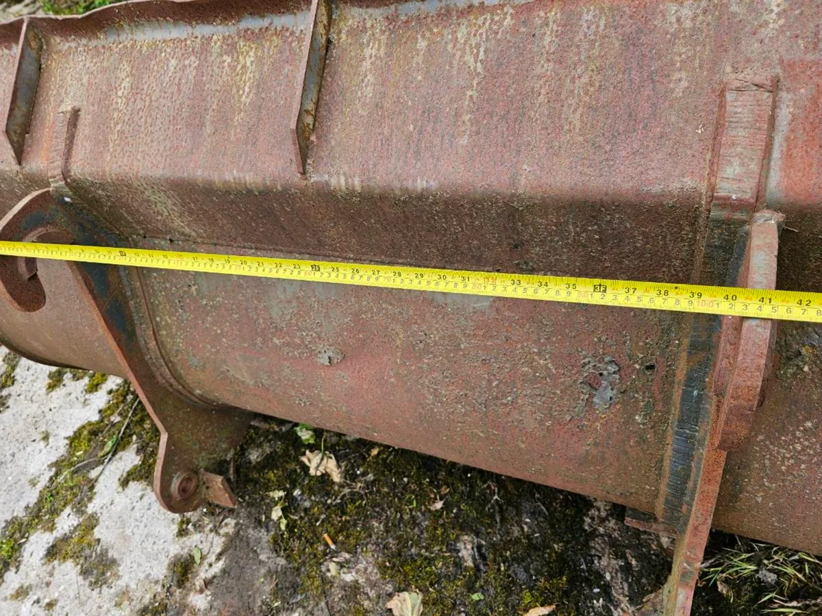 Bucket (jcb brackets) - Image 4