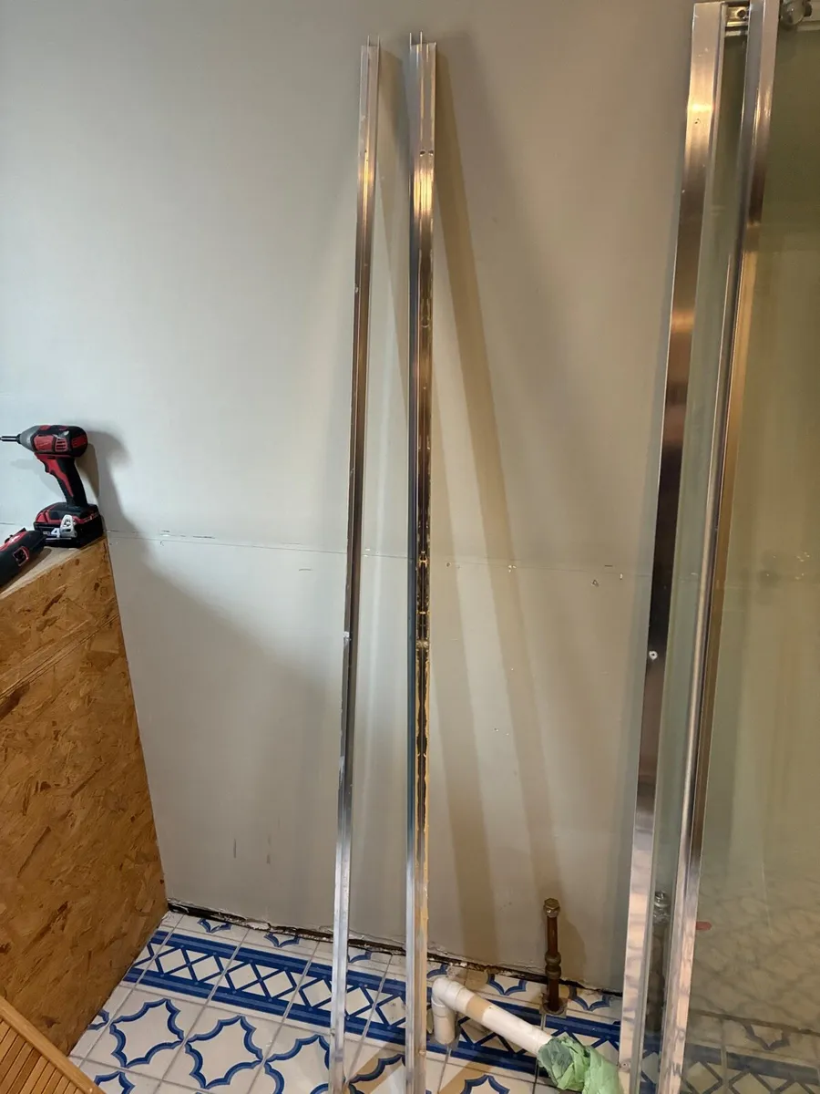 Shower door & side - Image 2